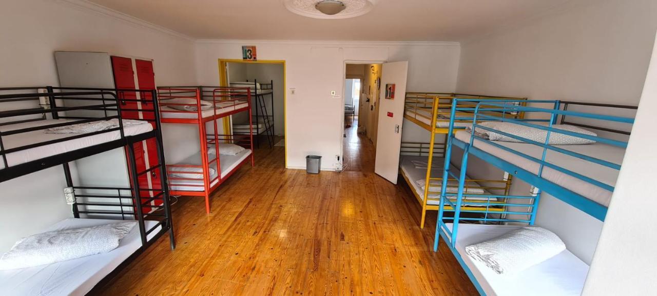 Auristelas Hostel Lissabon Buitenkant foto
